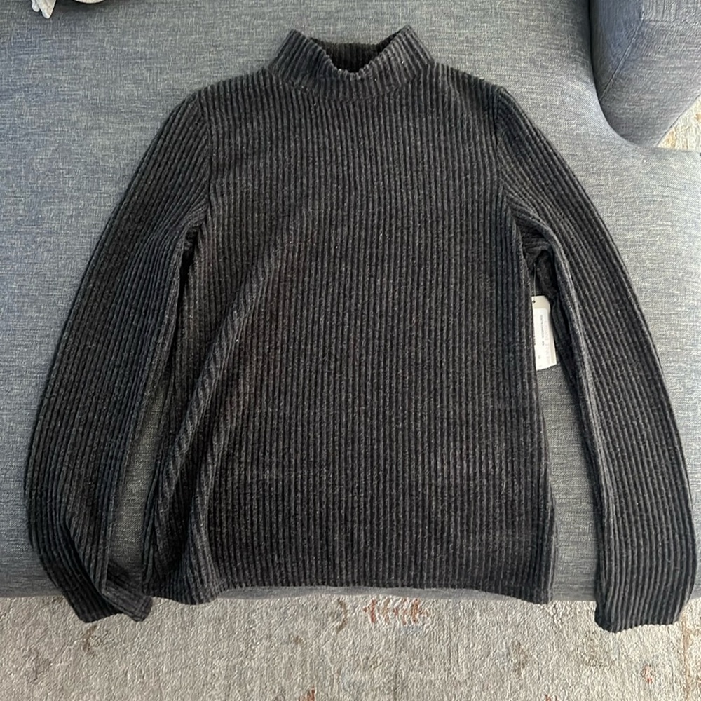 (BRAND NEW) Lizard Thicket Gray Long Sleeve Turtleneck